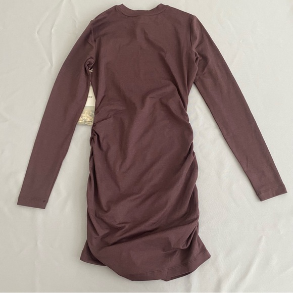 Vuori Women’s Halo Essential Dress SMALL Long Sleeve Elderberry Heather NWT - Picture 5 of 8